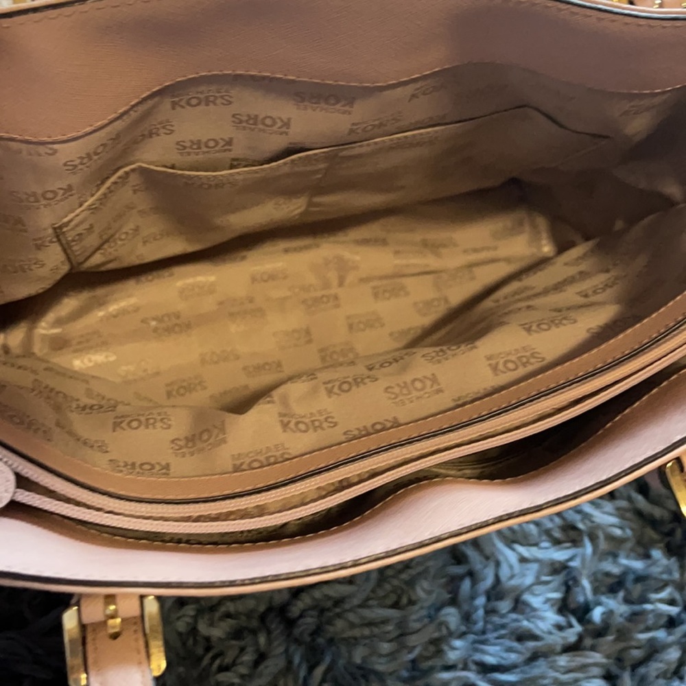 Authentic Michael Kors Handbag - image 4